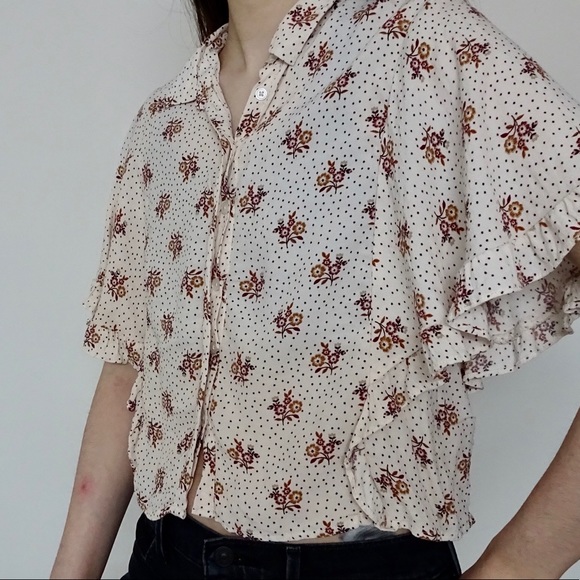 RUFFLE FLOWER CROP TOP - Picture 3 of 8